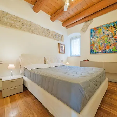 Apartmentsgarda - Borgo Garibaldi Apartmán *