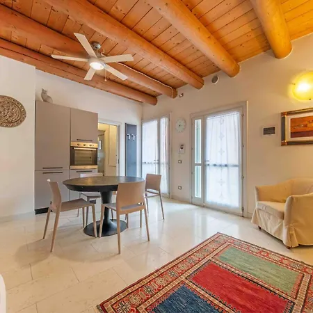 Apartmentsgarda - Borgo Garibaldi Apartmán *